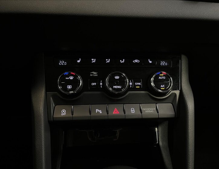 Škoda Karoq SUV / Terénní 1,5 l 110 kw