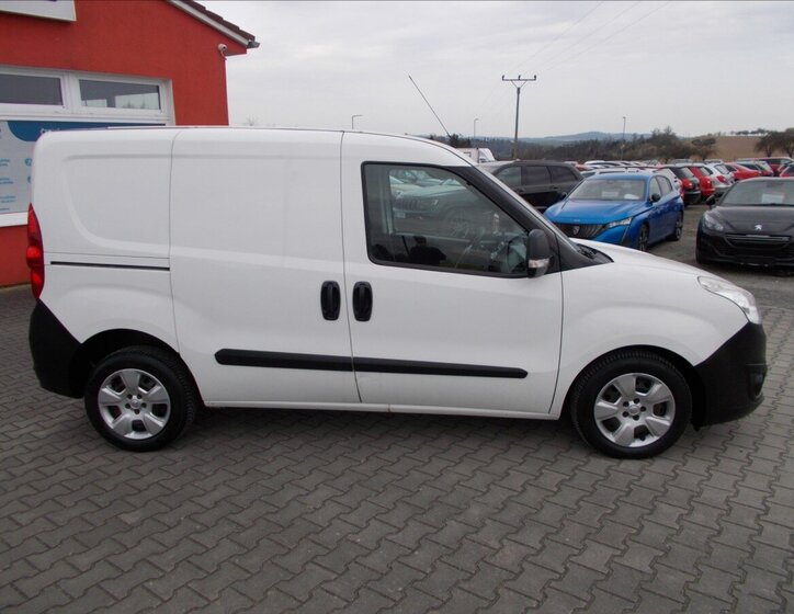 Opel Combo Skříň 1,6 l 77 kw