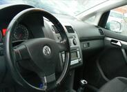 Volkswagen Touran 8