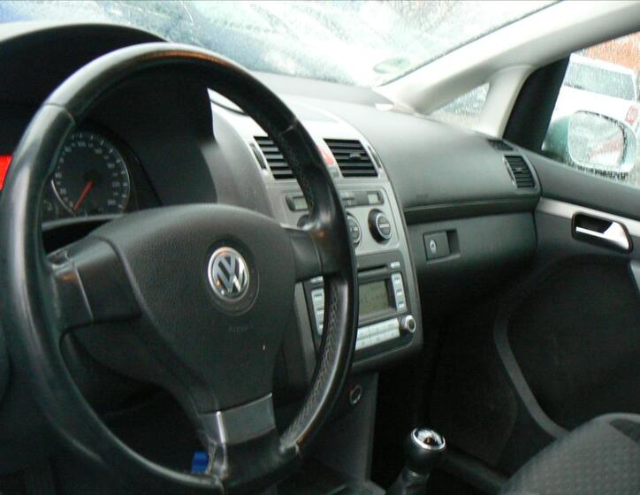Volkswagen Touran 8