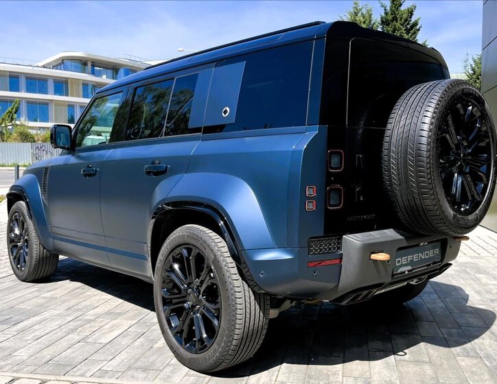 Land Rover Defender SUV / Terénní 4,4 l 467 kw