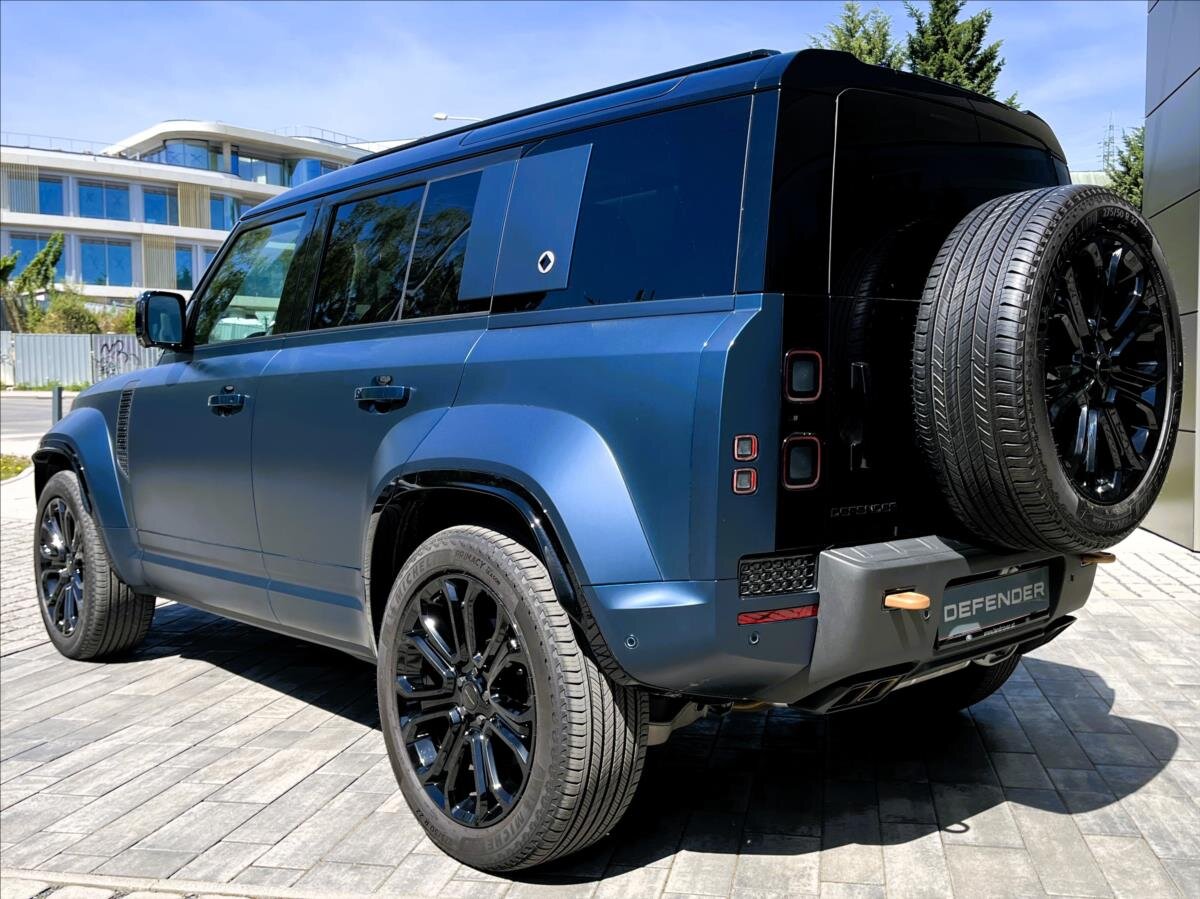 Land Rover Defender SUV / Terénní 4,4 l 467 kw