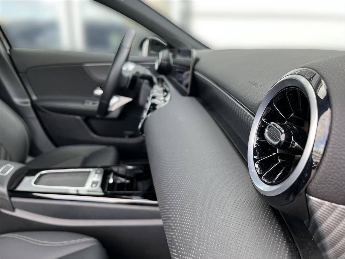 Mercedes-Benz Třídy A Hatchback 1,3 l 100 kw