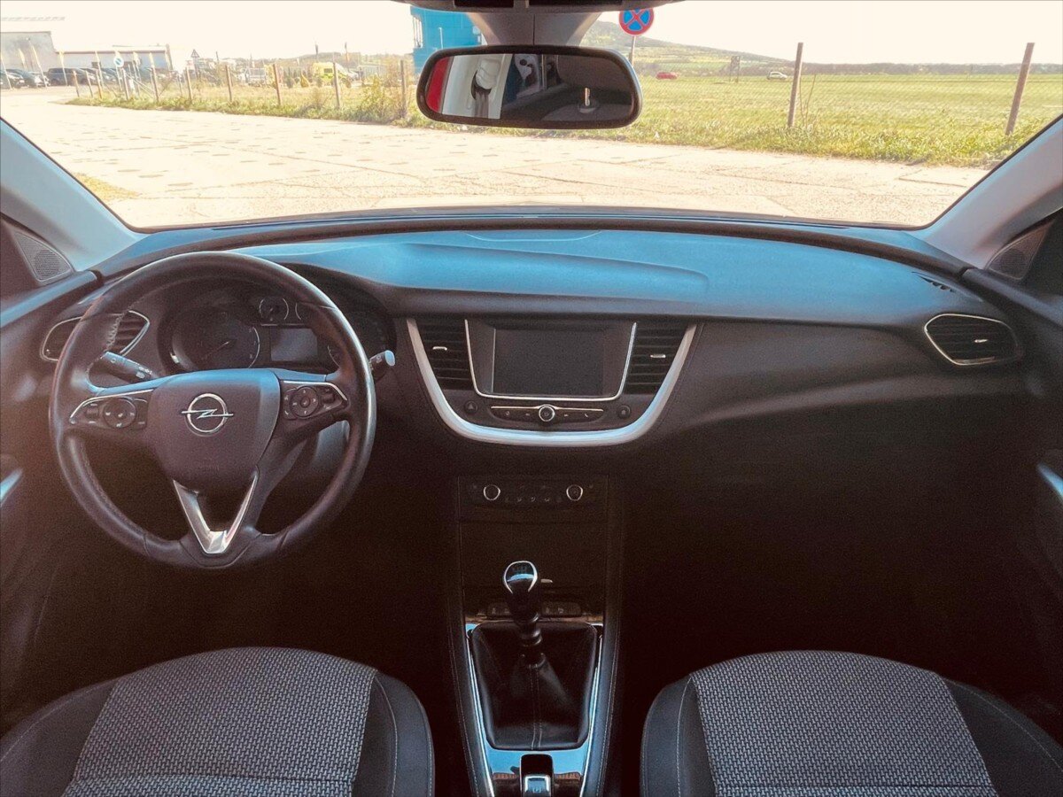 Opel Grandland X SUV / Terénní 1,2 l 96 kw
