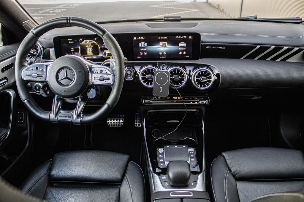 Mercedes-Benz CLA Kombi 2,0 l 321 kw