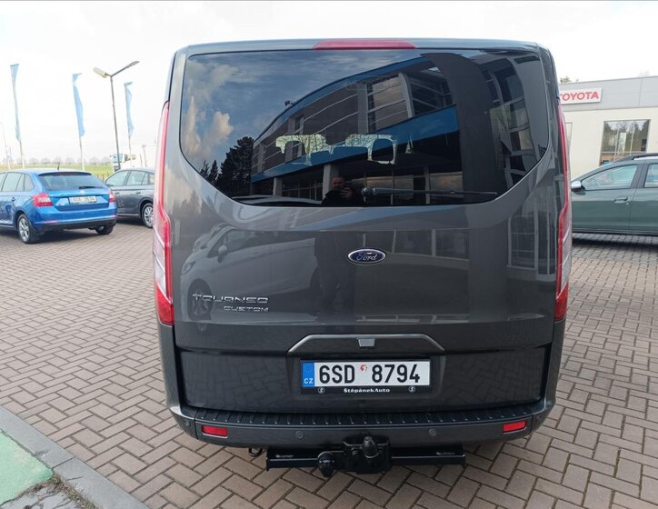 Ford Tourneo Custom MPV 2,0 l 125 kw