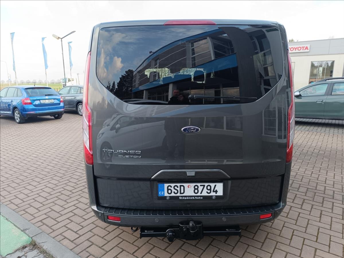 Ford Tourneo Custom MPV 2,0 l 125 kw