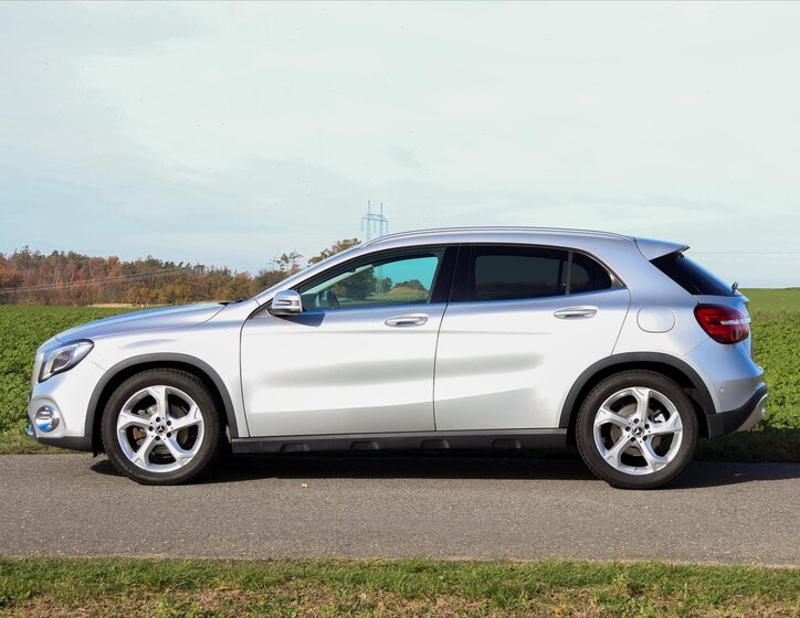 Mercedes-Benz GLA 4