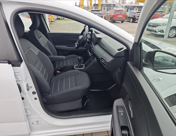 Dacia Sandero Hatchback 999,0 67 kw