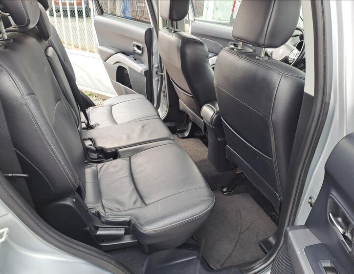 Peugeot 4007 SUV / Terénní 2,2 l 115 kw