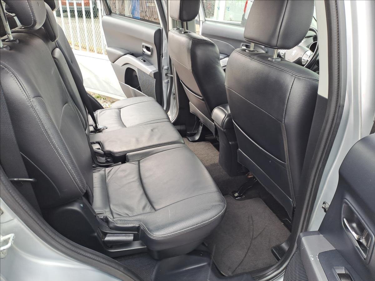 Peugeot 4007 SUV / Terénní 2,2 l 115 kw