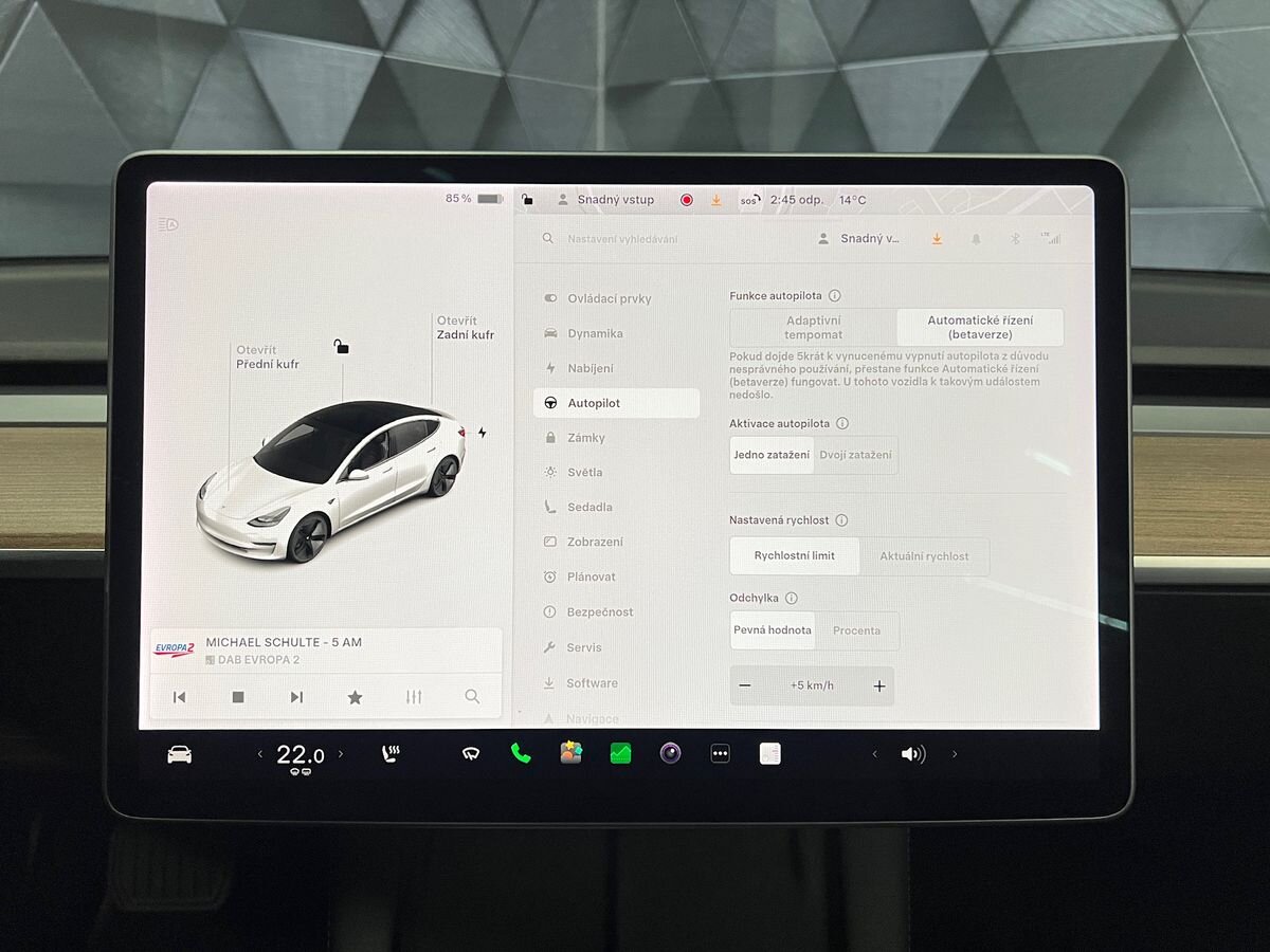 Tesla Model 3 Sedan / Limuzína 0,0 239 kw