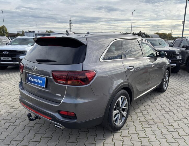 KIA Sorento 5