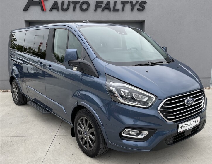 Ford Tourneo Custom 1
