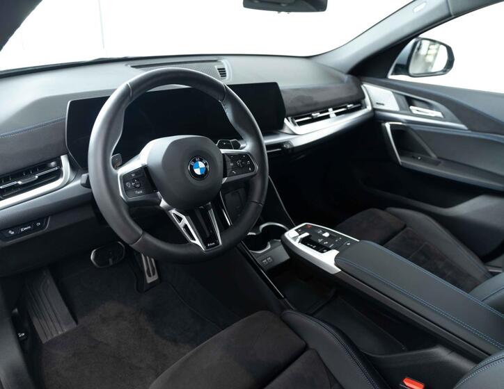 BMW X2 11