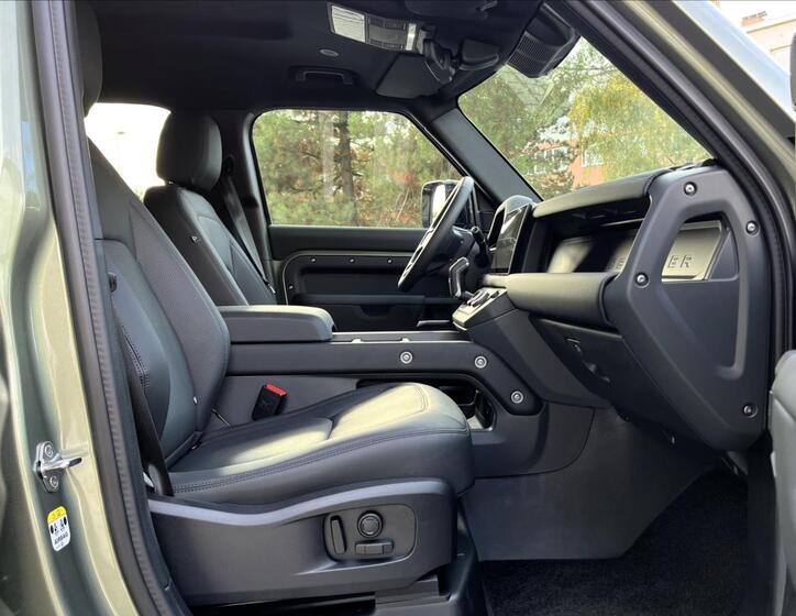 Land Rover Defender 35
