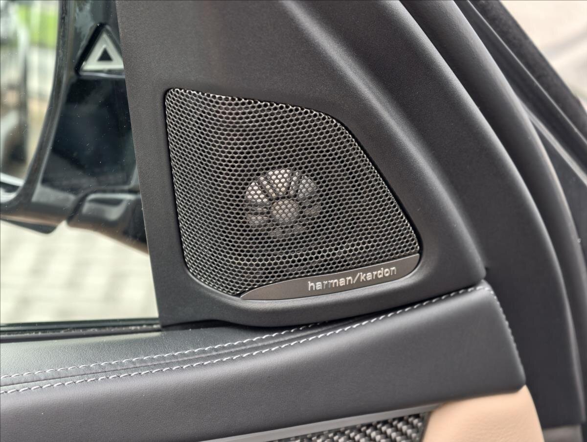 BMW X6 SUV 4,4 l 423 kw