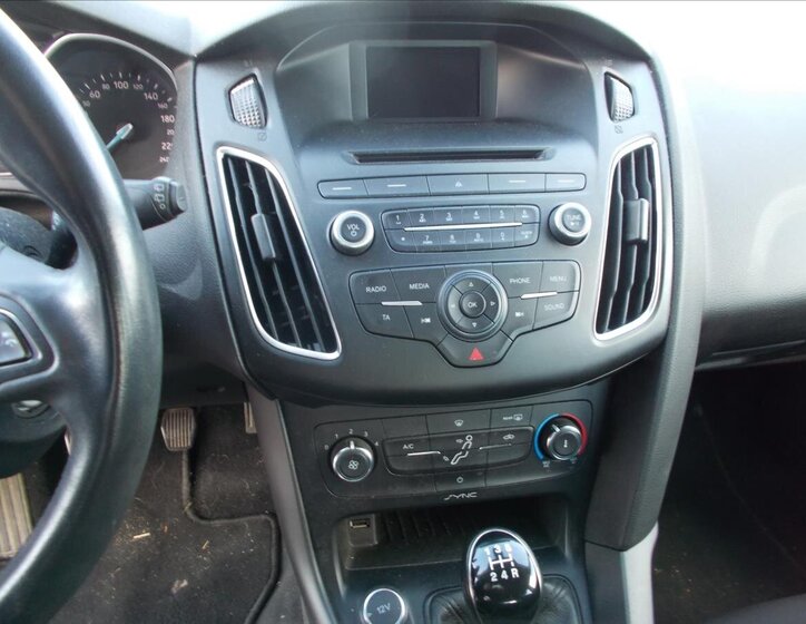 Ford Focus Kombi 999,0 74 kw