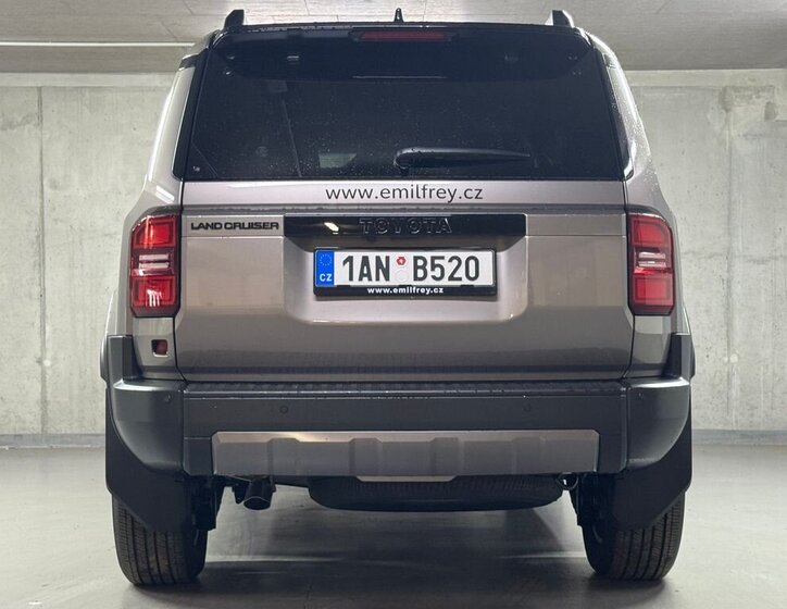 Toyota Land Cruiser SUV / Terénní 2,8 l 150 kw
