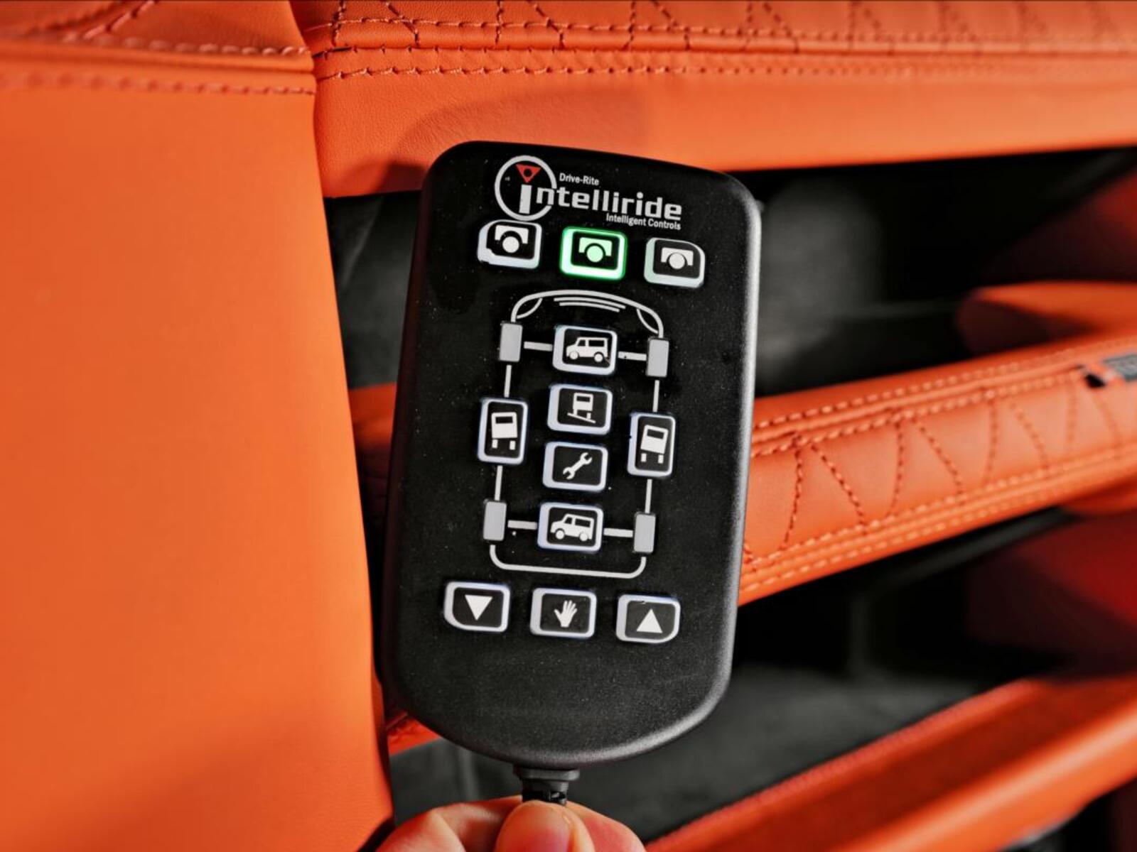 Land Rover Defender 23