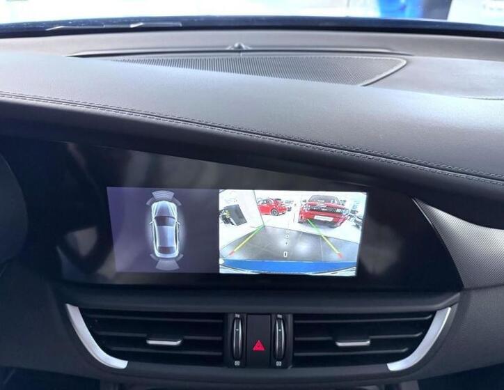 Alfa Romeo Giulia 12