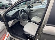 Peugeot 301 Sedan 1,6 l 85 kw