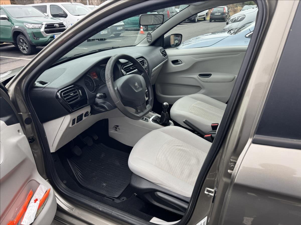 Peugeot 301 Sedan 1,6 l 85 kw