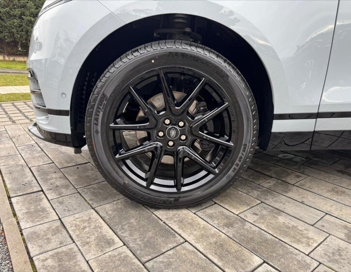 Land Rover Range Rover Velar 3
