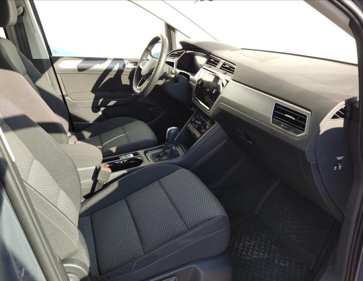 Volkswagen Touran MPV 1,5 l 110 kw