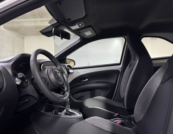 Toyota Aygo Hatchback 998,0 53 kw