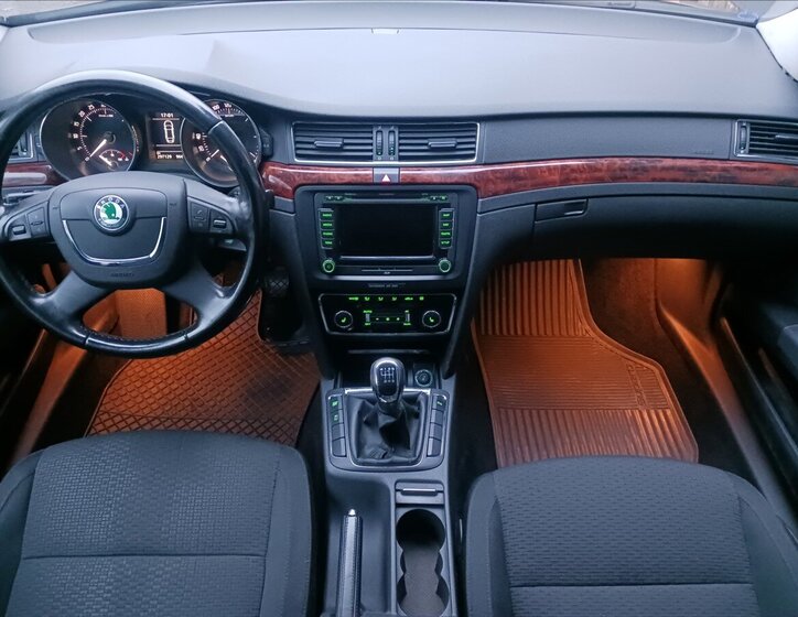 Škoda Superb Sedan / Limuzína 2,0 l 125 kw