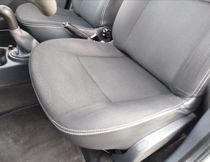 Dacia Sandero Hatchback 1,6 l 64 kw