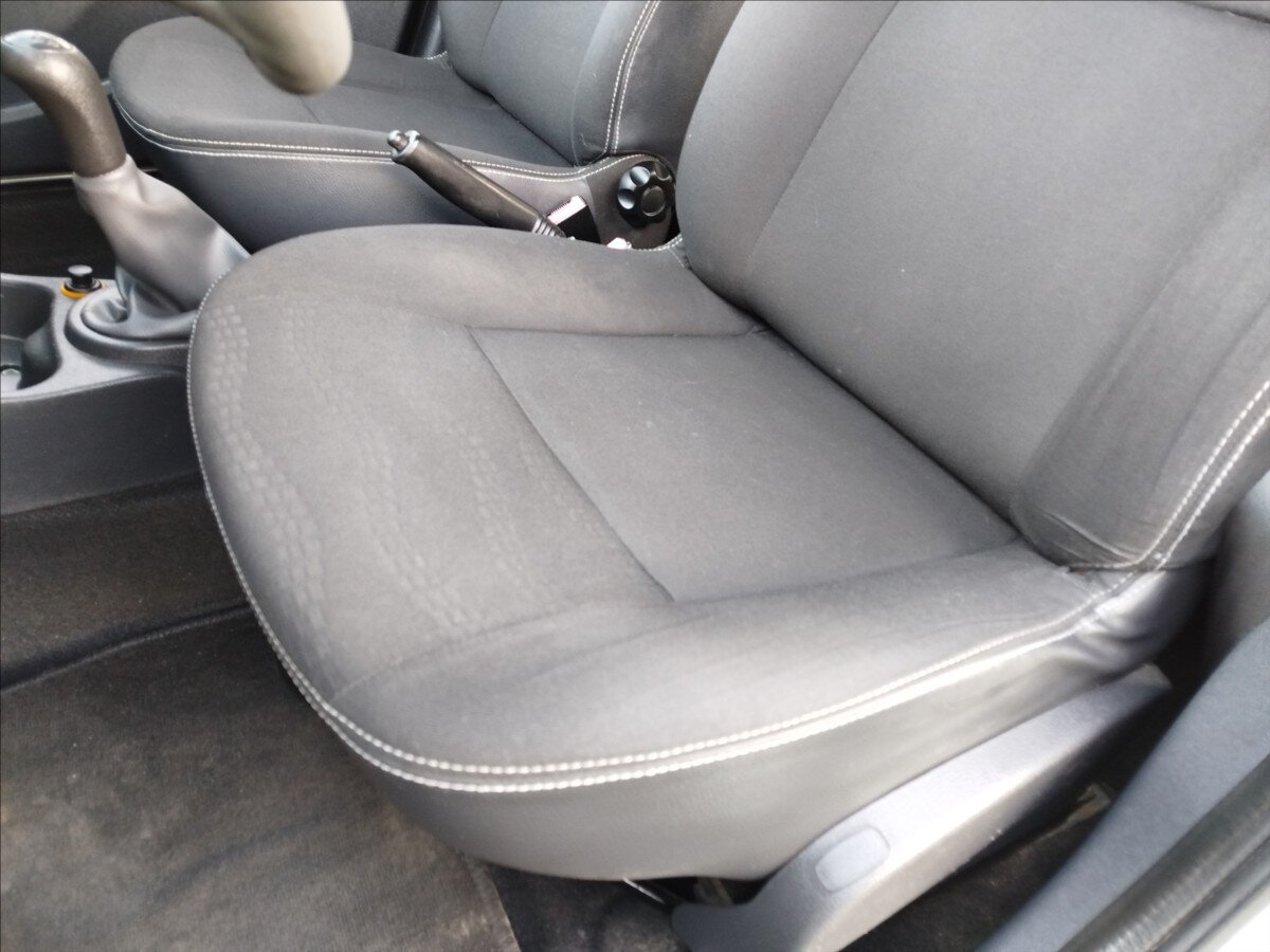 Dacia Sandero Hatchback 1,6 l 64 kw