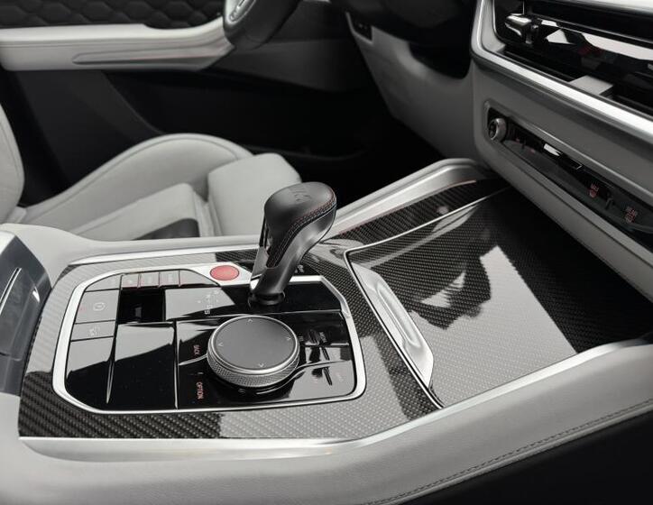 BMW X5 SUV 4,4 l 460 kw