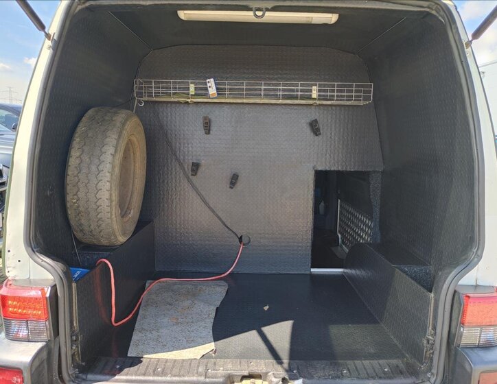 Volkswagen Transporter Kombi 2,5 l 75 kw