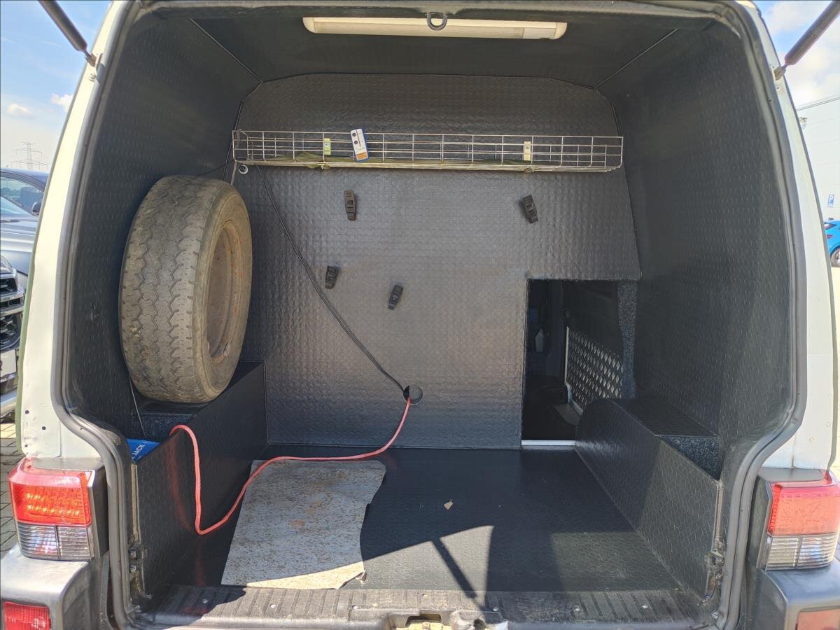 Volkswagen Transporter Kombi 2,5 l 75 kw