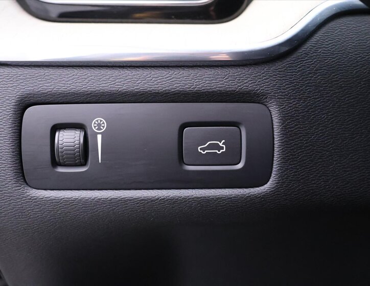 Volvo XC60 SUV 2,0 l 183 kw