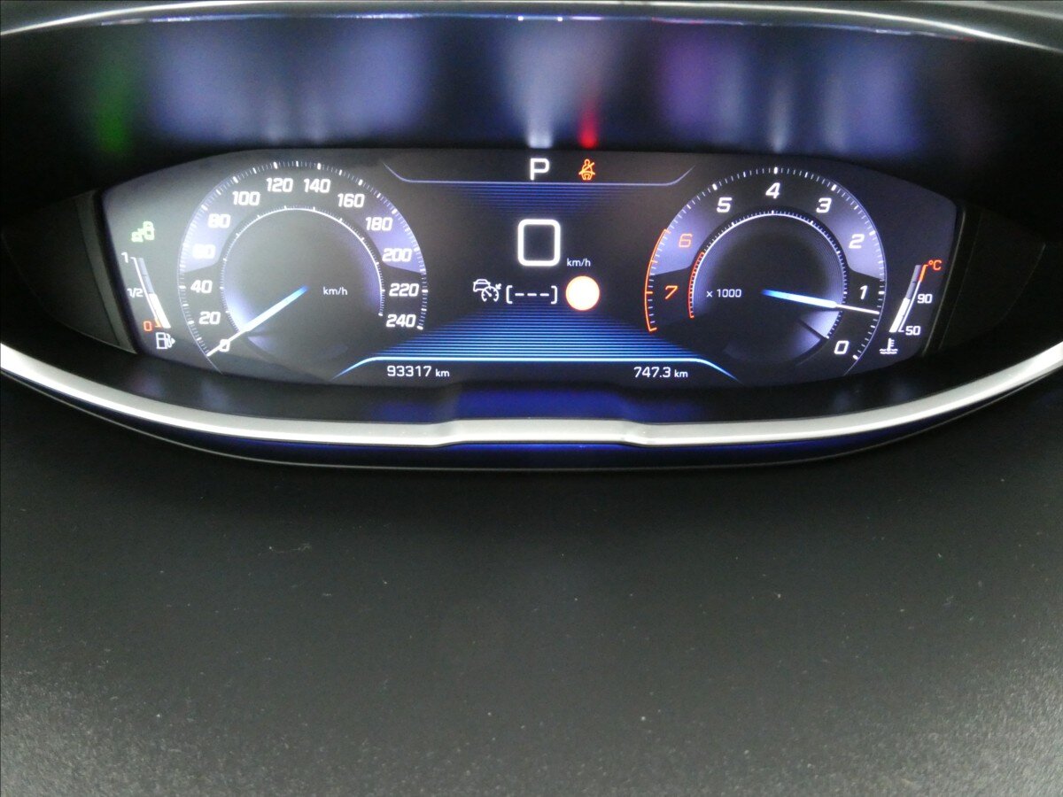 Peugeot 3008 SUV 1,6 l 121 kw