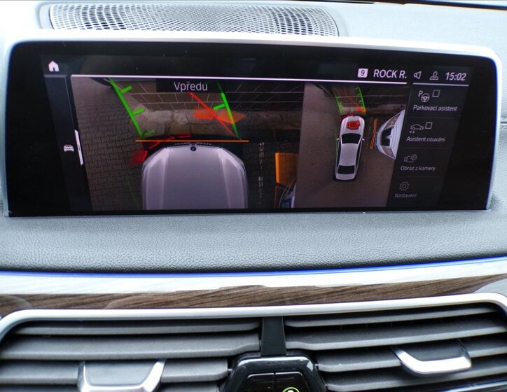 BMW Řada 7 Sedan 3,0 l 195 kw