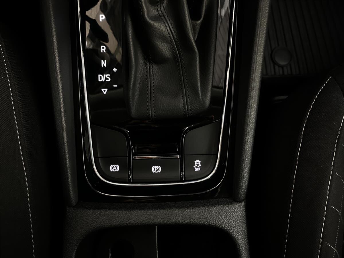 Škoda Karoq SUV 1,5 l 110 kw