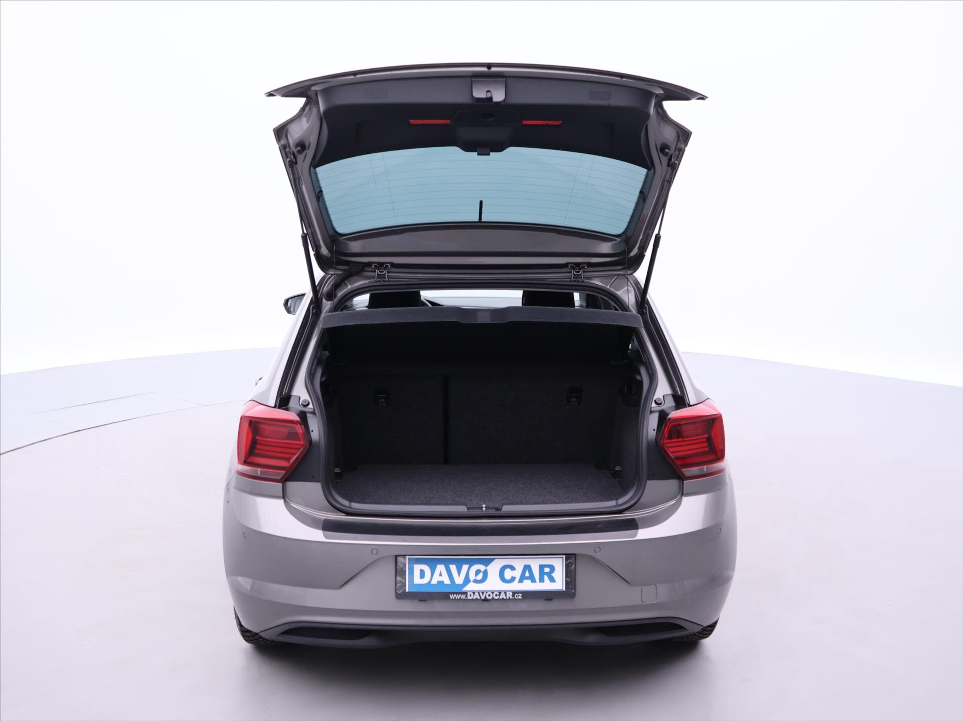 Volkswagen Polo Hatchback 999,0 48 kw