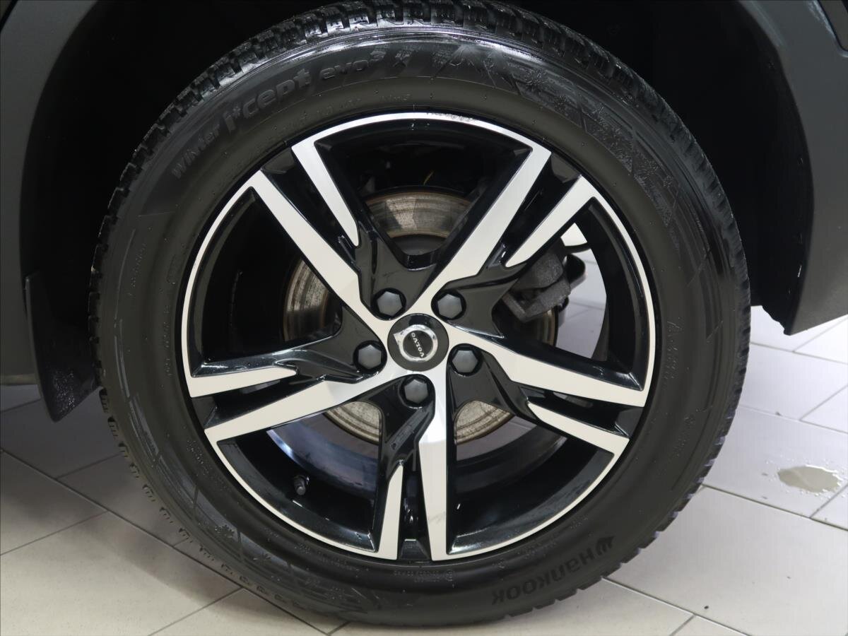 Volvo XC40 Kombi 2,0 l 145 kw