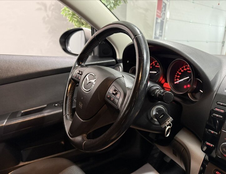 Mazda 6 25