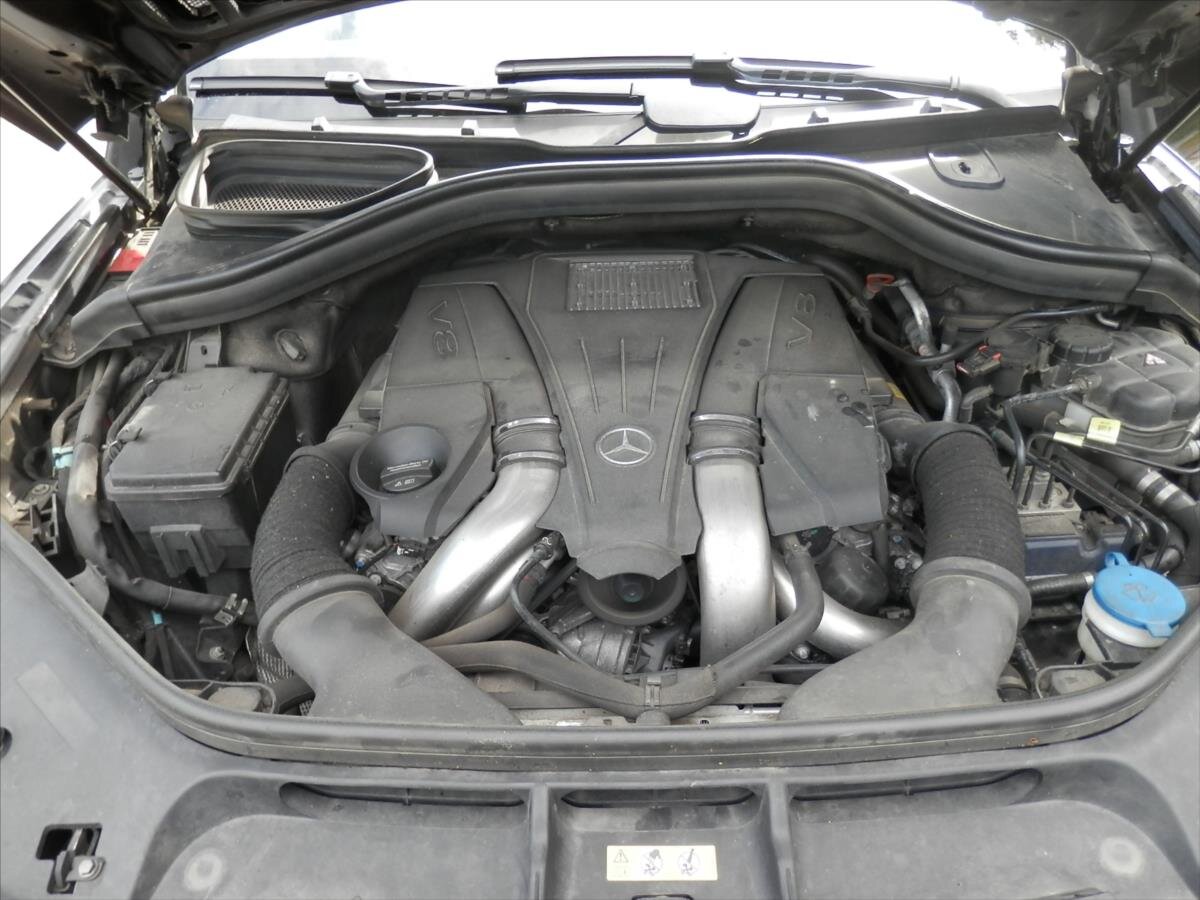 Mercedes-Benz GL SUV 4,7 l 320 kw