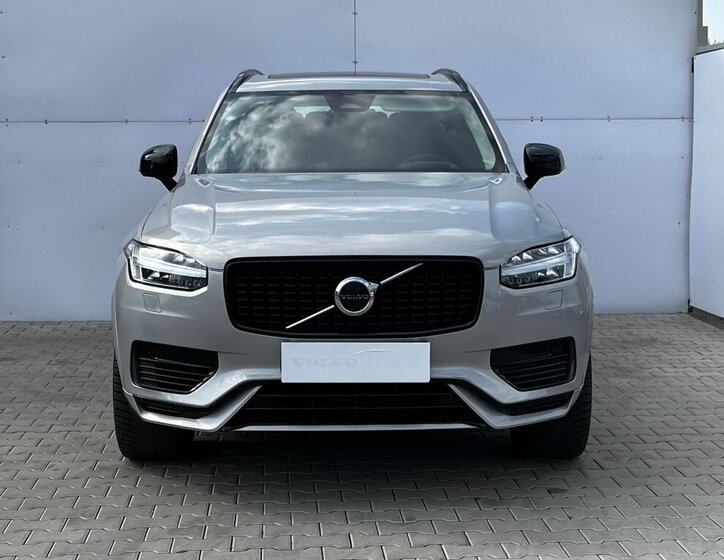 Volvo XC90 SUV / Terénní 2,0 l 335 kw