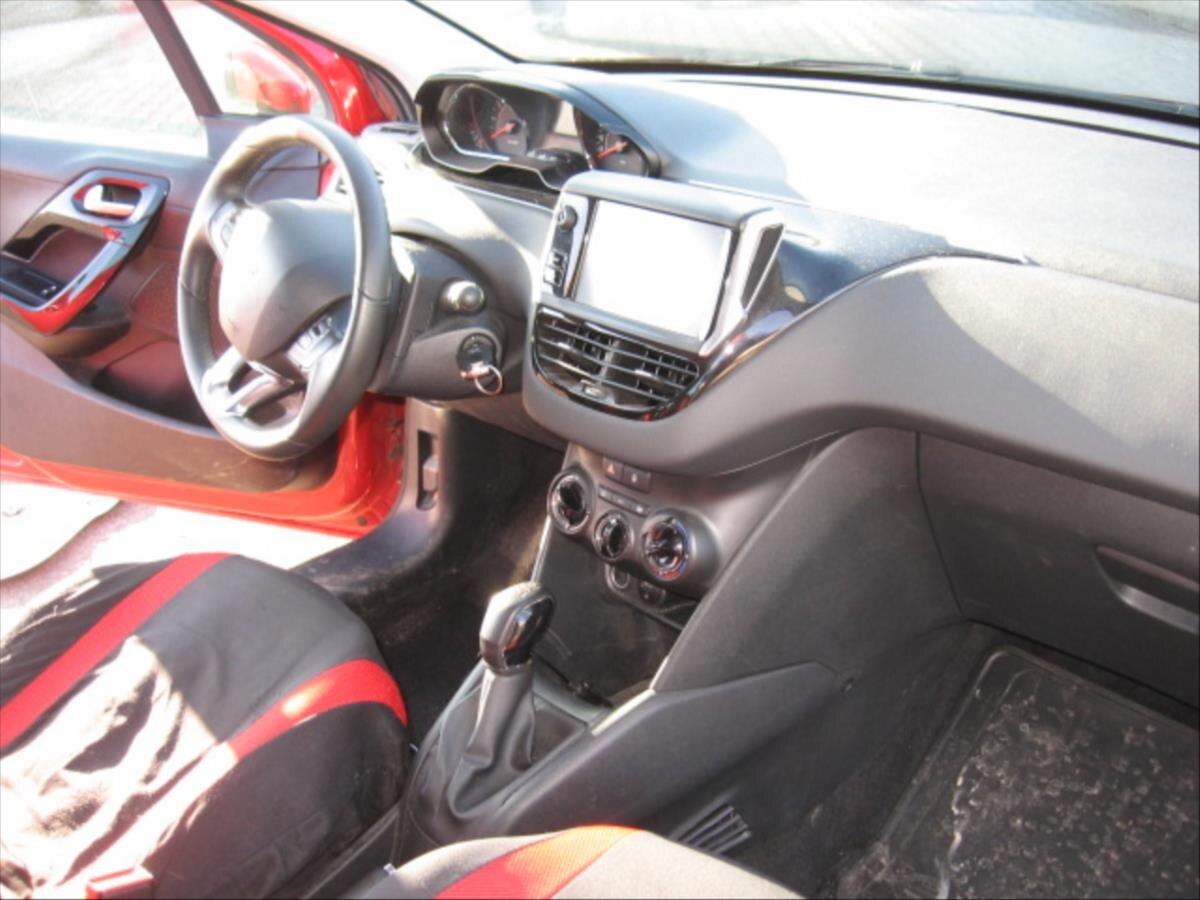 Peugeot 208 Hatchback 999,0 50 kw