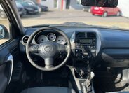Toyota RAV4 SUV / Terénní 2,0 l 85 kw