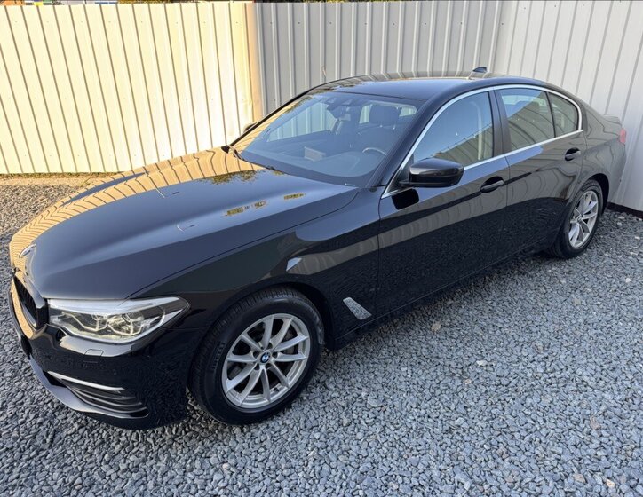 BMW Řada 5 Sedan 3,0 l 195 kw