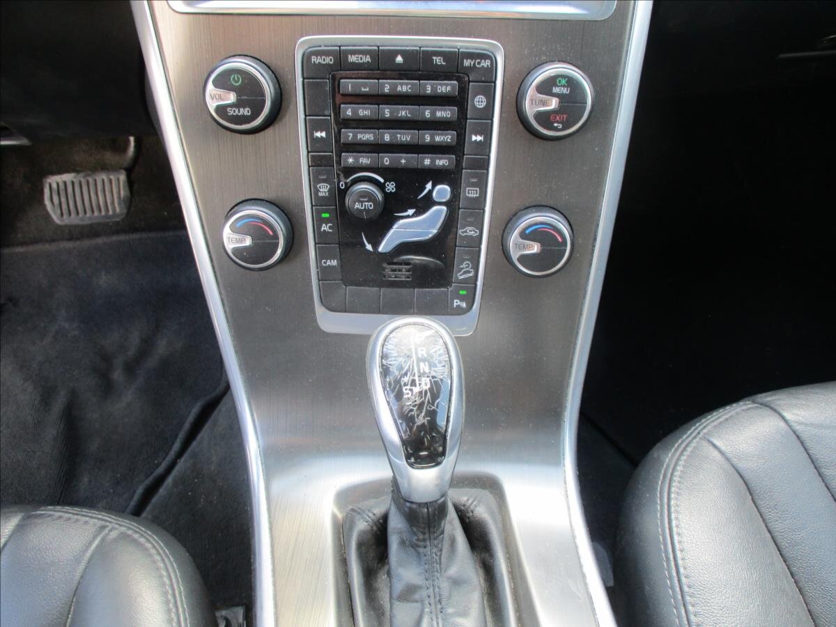 Volvo XC60 SUV / Terénní 2,4 l 133 kw