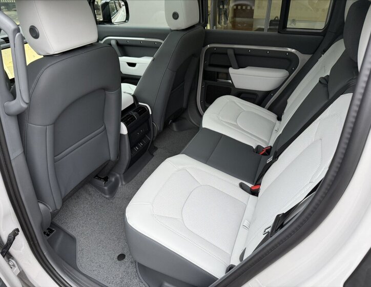 Land Rover Defender SUV / Terénní 3,0 l 184 kw